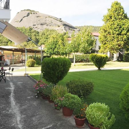 The Other Side Of Meteora With Lush Garden, Bbq & Pavillion 卡兰巴卡 外观 照片