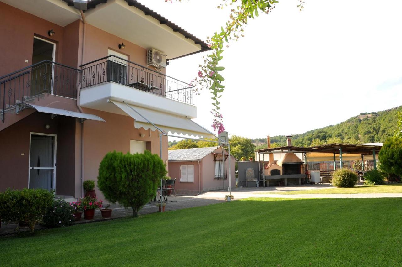 The Other Side Of Meteora With Lush Garden, Bbq & Pavillion 卡兰巴卡 外观 照片