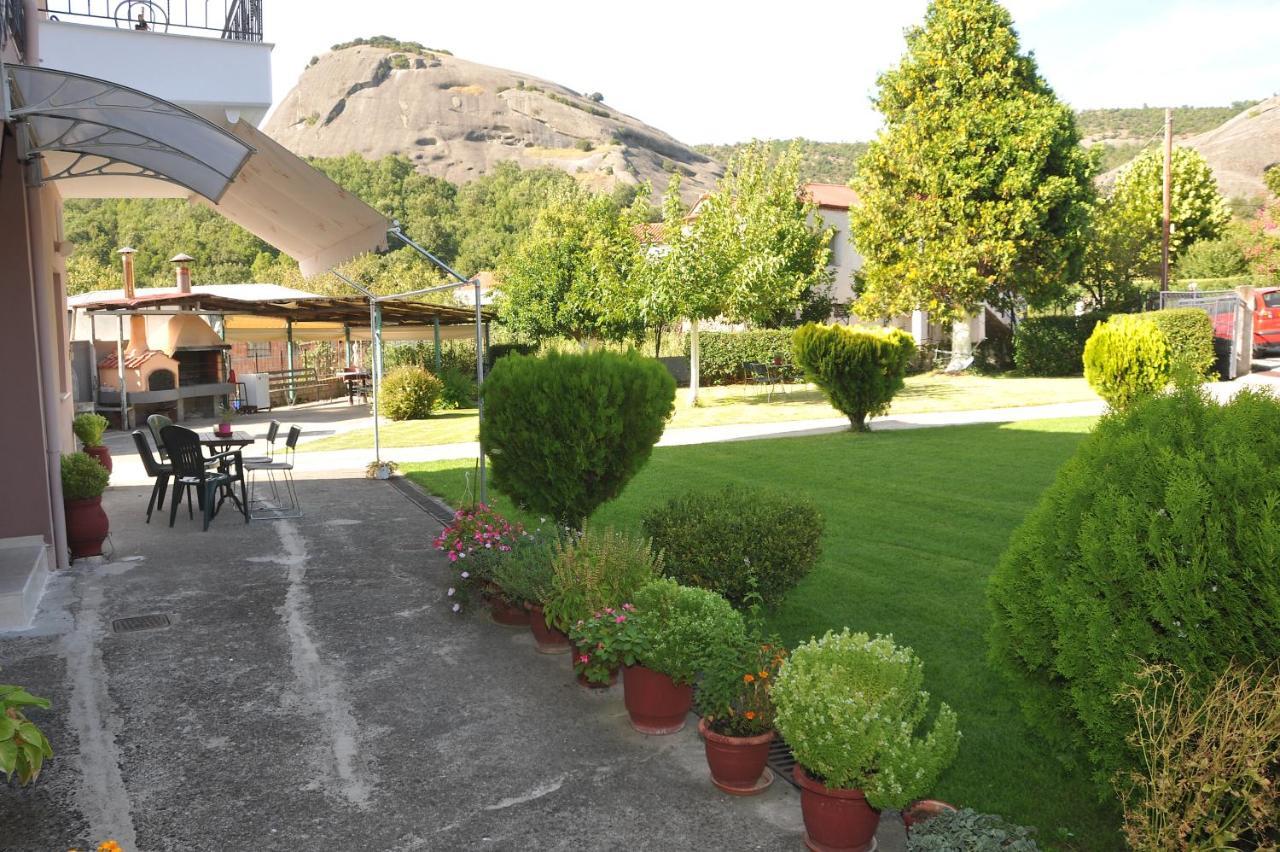 The Other Side Of Meteora With Lush Garden, Bbq & Pavillion 卡兰巴卡 外观 照片