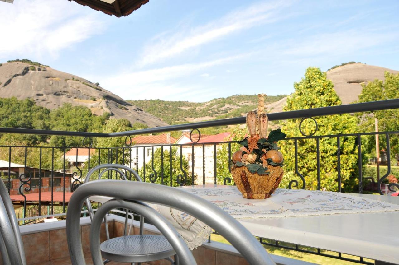 The Other Side Of Meteora With Lush Garden, Bbq & Pavillion 卡兰巴卡 外观 照片